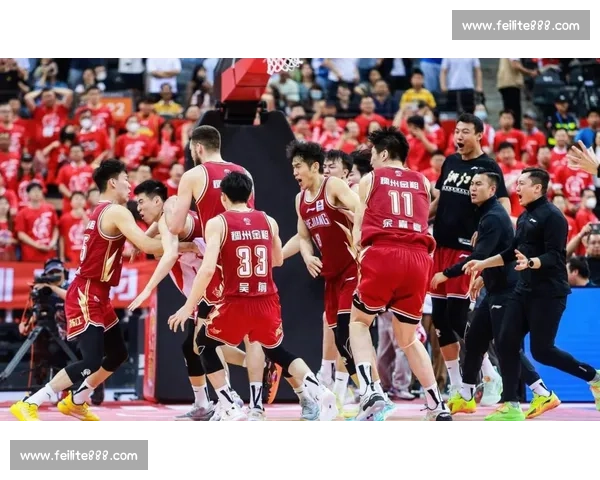 黄蜂勇战热火争夺季后赛席位 双方主力对决激烈场面引关注