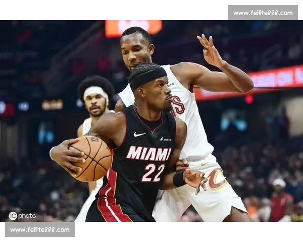 骑士强势对决热火攻防博弈升级季后赛悬念拉满之夜全场看点尽显